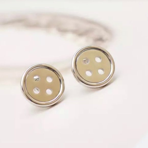 Jewelry - Button Earrings